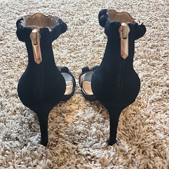 *** SOLD*** Sam Edelman Black Heels - Picture 2 of 4